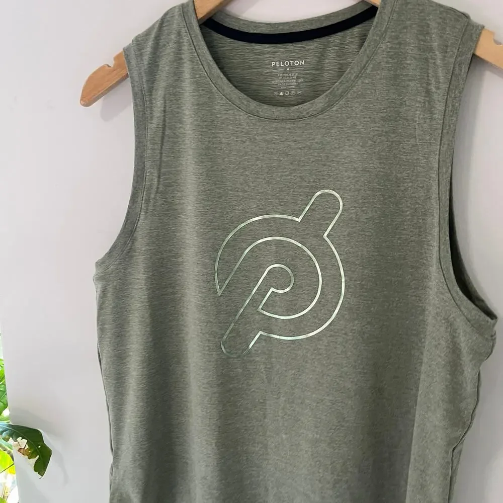 Peloton Green Logo Workout Muscle Tank Size Medium - Picture 3 of 4